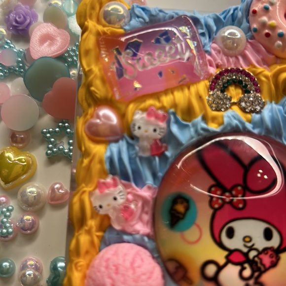 Melody Decoden iPhone 14 plus case - Picture 4 of 5